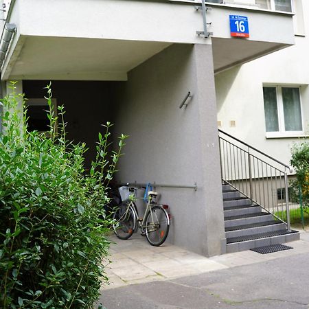 Nice Apartament With Small Tub Varşova Dış mekan fotoğraf
