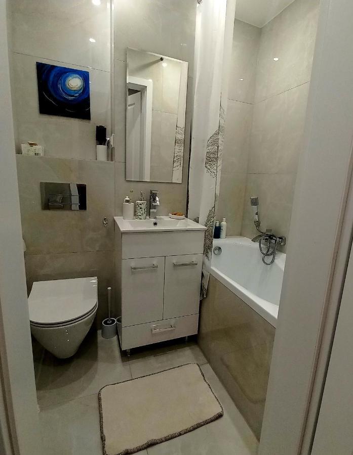 Nice Apartament With Small Tub Varşova Dış mekan fotoğraf