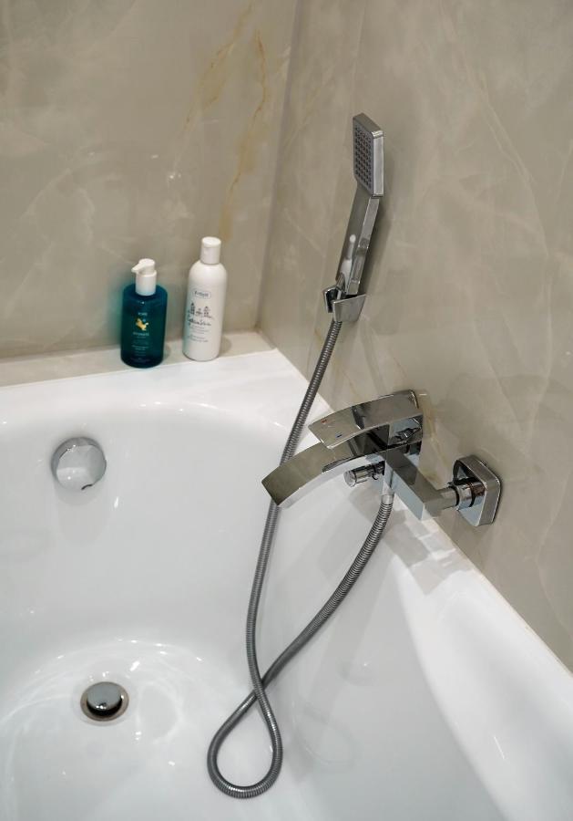Nice Apartament With Small Tub Varşova Dış mekan fotoğraf